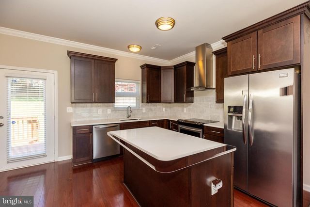 427 WOODCREST DR SE, Washington, DC 20032