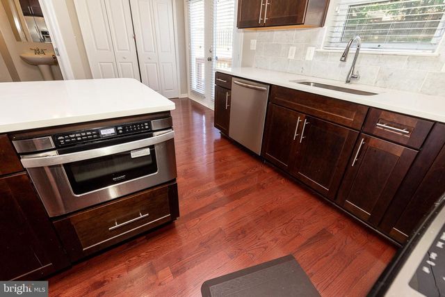 427 WOODCREST DR SE, Washington, DC 20032
