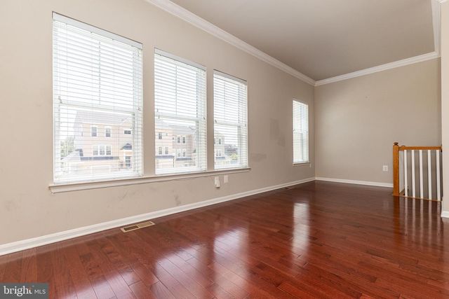 427 WOODCREST DR SE, Washington, DC 20032
