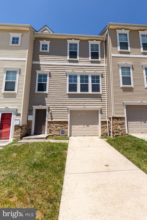 427 WOODCREST DR SE, Washington, DC 20032
