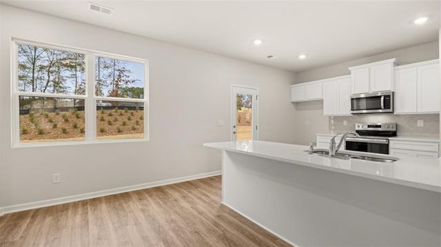 124 Holland Cove, Winder, GA 30680