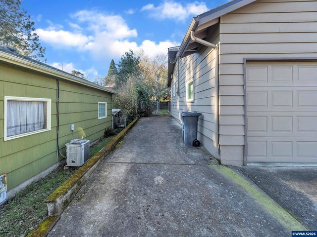 4273 Penny Dr S, Salem, OR 97302