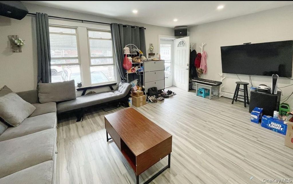 5423 153st, Flushing, NY 11355