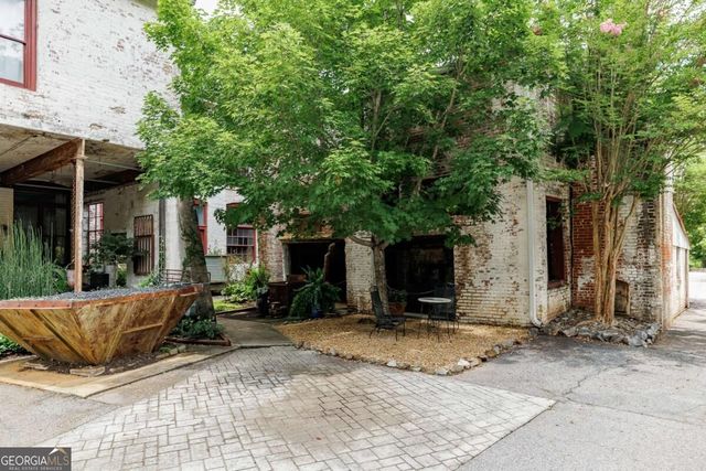 585 White Circle 5, Athens, GA 30605