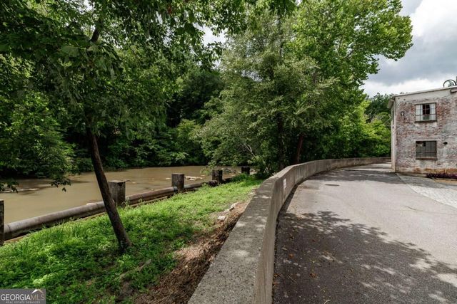 585 White Circle 5, Athens, GA 30605