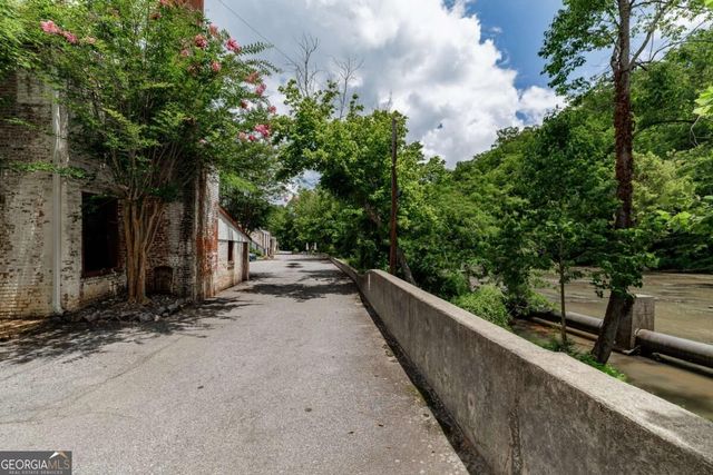 585 White Circle 5, Athens, GA 30605