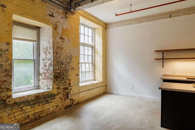 585 White Circle 5, Athens, GA 30605