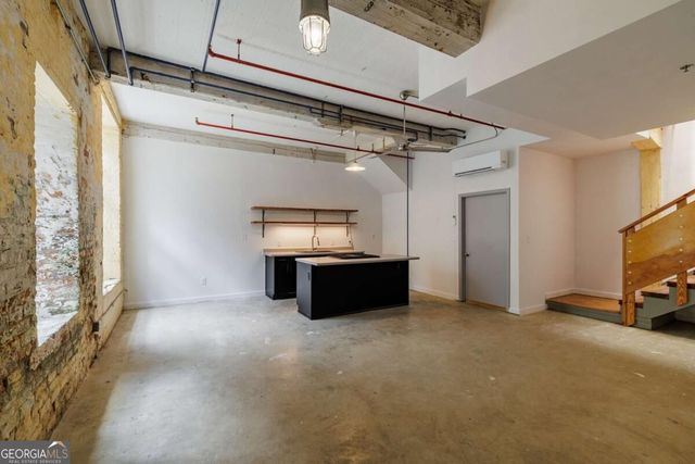 585 White Circle 5, Athens, GA 30605