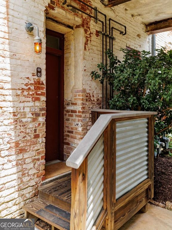 585 White Circle 5, Athens, GA 30605