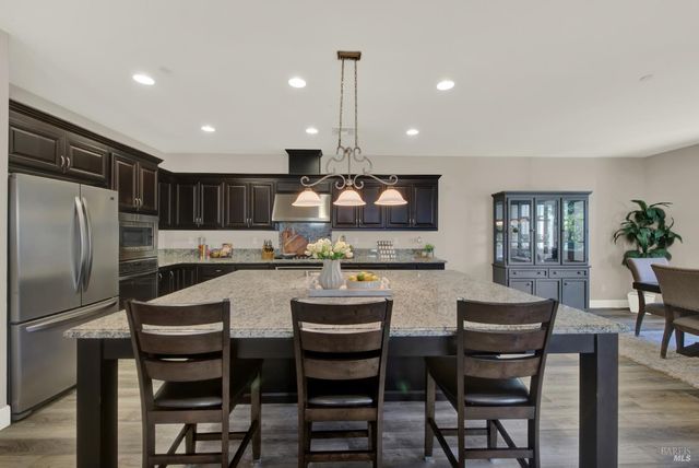 101 Scarlet St, Vacaville, CA 95687