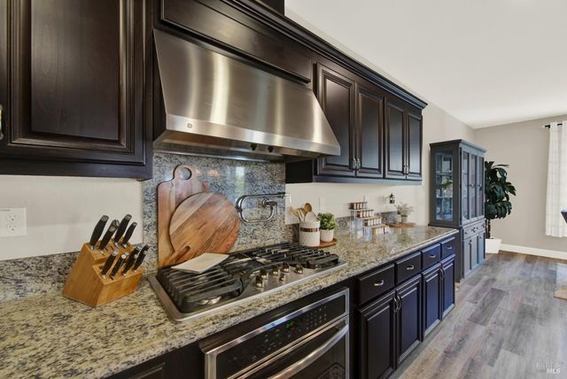 101 Scarlet St, Vacaville, CA 95687