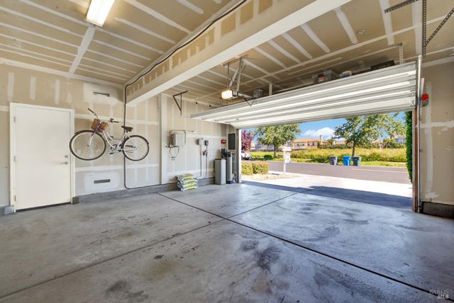 101 Scarlet St, Vacaville, CA 95687