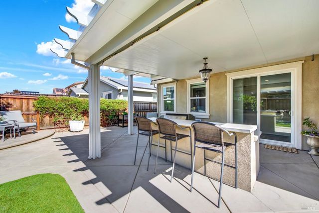 101 Scarlet St, Vacaville, CA 95687