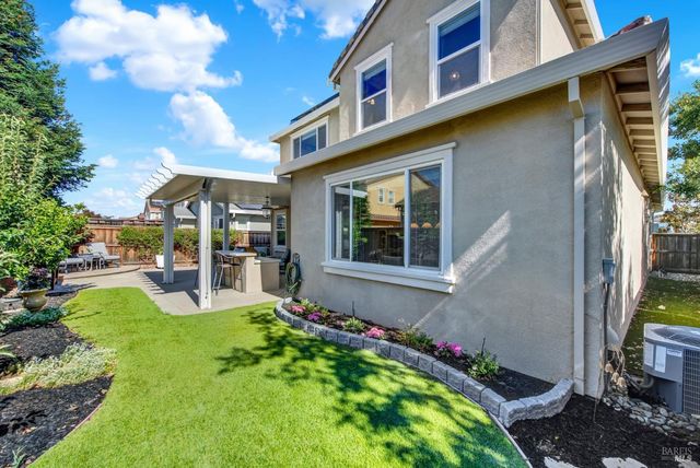 101 Scarlet St, Vacaville, CA 95687