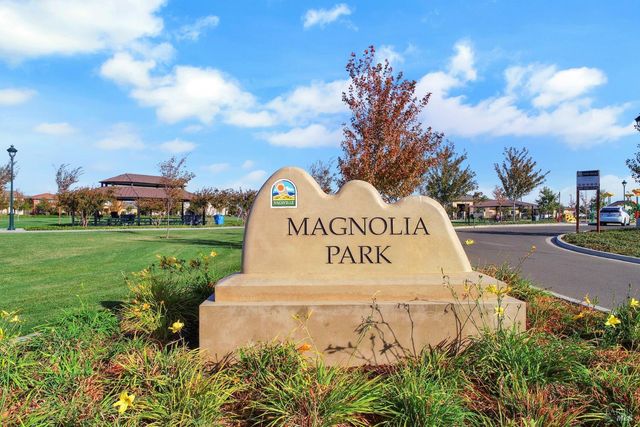 101 Scarlet St, Vacaville, CA 95687