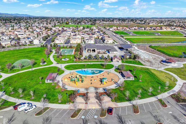 101 Scarlet St, Vacaville, CA 95687