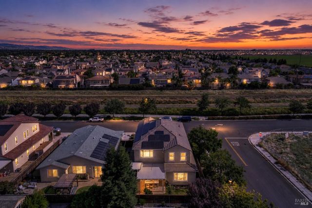 101 Scarlet St, Vacaville, CA 95687