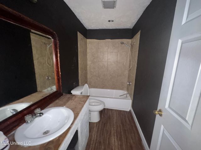 2942 Barwood Drive, Jackson, MS 39212