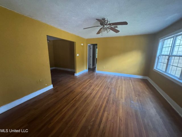 2942 Barwood Drive, Jackson, MS 39212