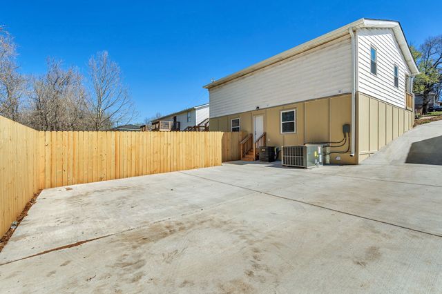 8115 Bonnafair Dr, Hermitage, TN 37076