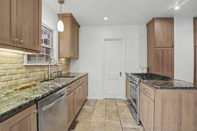 2635 E 13th Place, Tulsa, OK 74104
