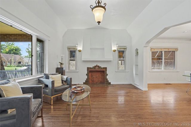 2635 E 13th Place, Tulsa, OK 74104