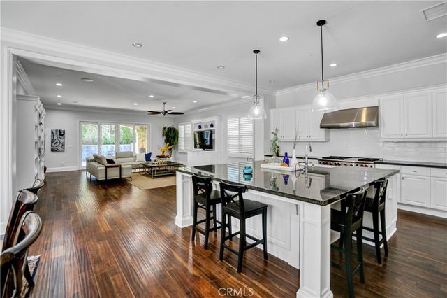 54 Clifford, Irvine, CA 92618