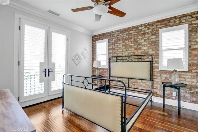 54 Clifford, Irvine, CA 92618