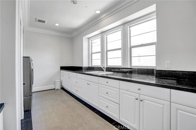 54 Clifford, Irvine, CA 92618