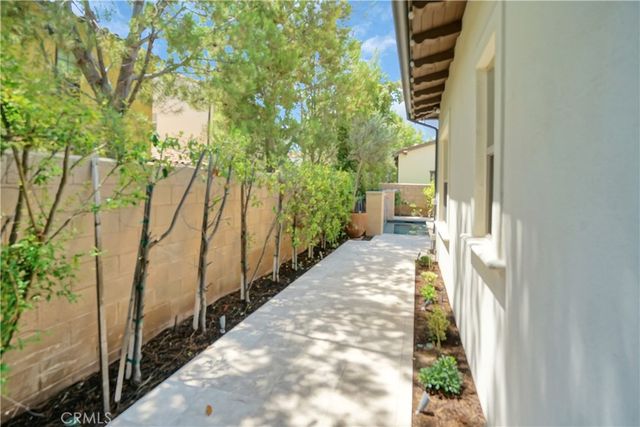 54 Clifford, Irvine, CA 92618