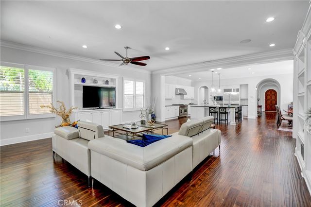 54 Clifford, Irvine, CA 92618