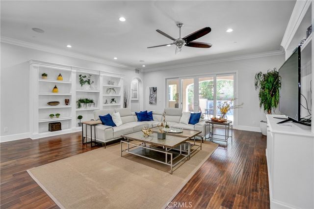 54 Clifford, Irvine, CA 92618