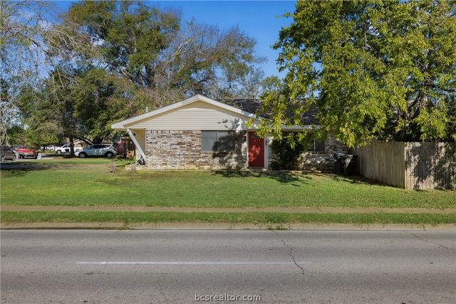1717 Lawyer Street A, College Station, TX 77840