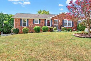 330 Bancroft Dr, Clarksville, TN 37042