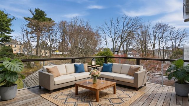 381 Washington St, Melrose, MA 02176