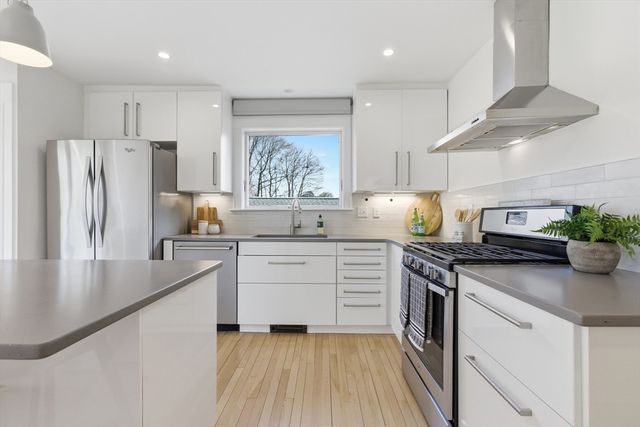 381 Washington St, Melrose, MA 02176