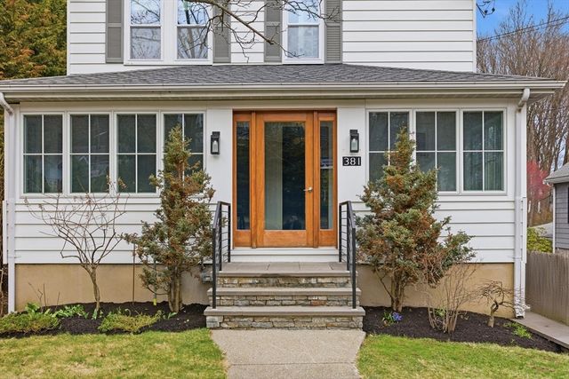 381 Washington St, Melrose, MA 02176