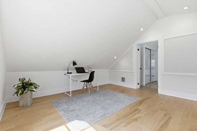 381 Washington St, Melrose, MA 02176