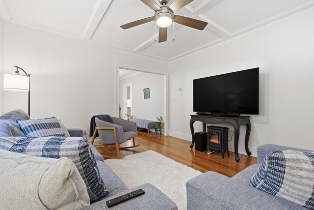 381 Washington St, Melrose, MA 02176