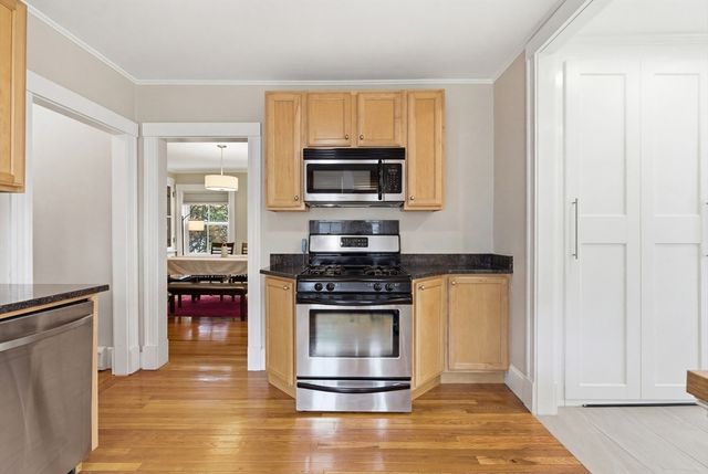 381 Washington St, Melrose, MA 02176