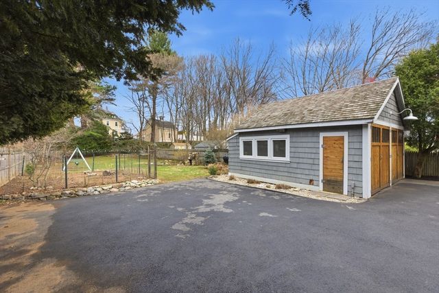 381 Washington St, Melrose, MA 02176