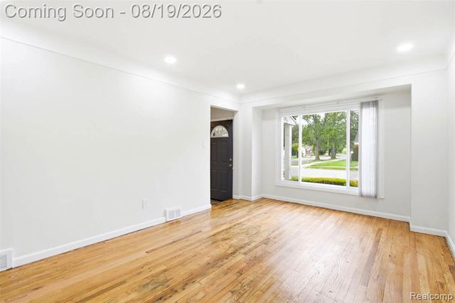 9900 Grandville Avenue, Detroit, MI 48228