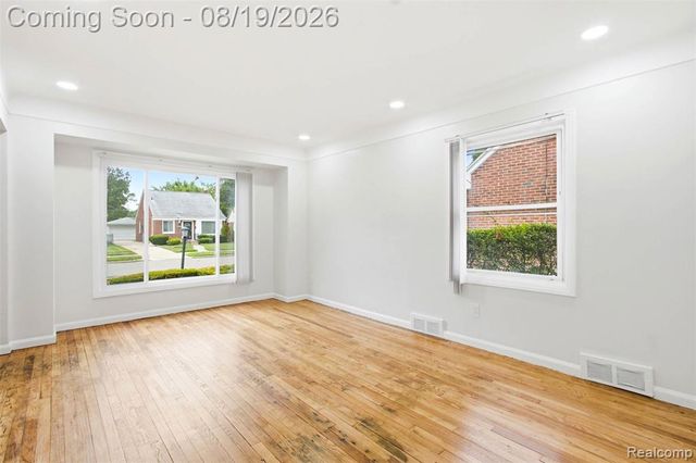 9900 Grandville Avenue, Detroit, MI 48228