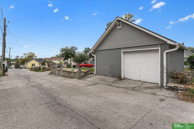 5239 S 21st Street, Omaha, NE 68107