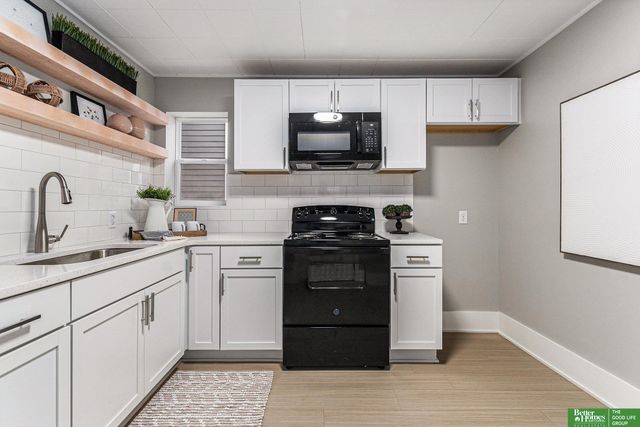 5239 S 21st Street, Omaha, NE 68107