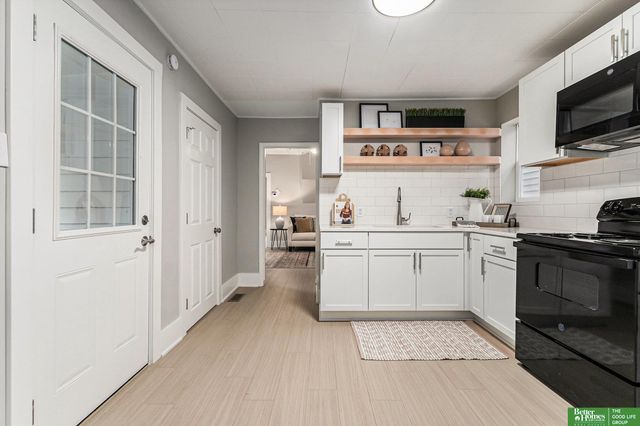 5239 S 21st Street, Omaha, NE 68107