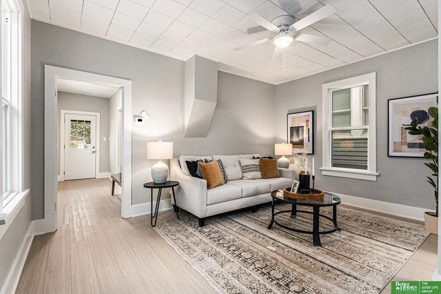 5239 S 21st Street, Omaha, NE 68107