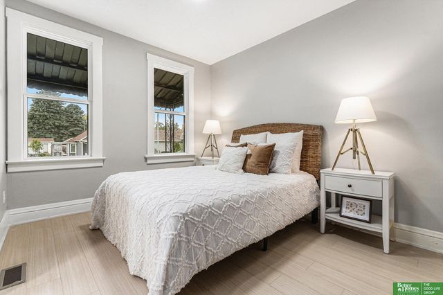 5239 S 21st Street, Omaha, NE 68107