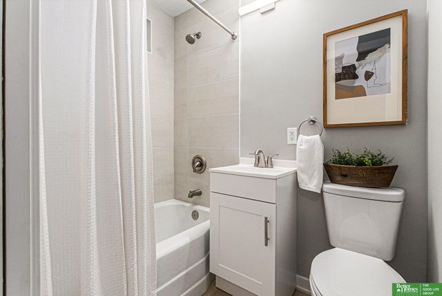 5239 S 21st Street, Omaha, NE 68107