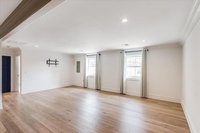 95 E Main Street, Huntington, NY 11743